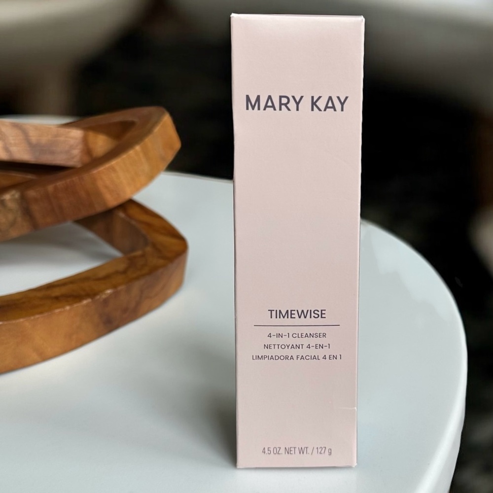 New Mary Kay TimeWise Age Minimize 3D 4-in-1 Cleanser; Combination to Oily Skin